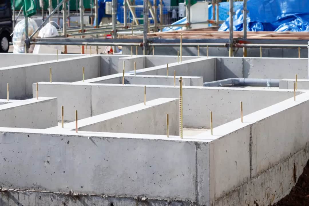 Kotew wychwyt – wszystko o rodzajach, montażu i zastosowaniu w budownictwie