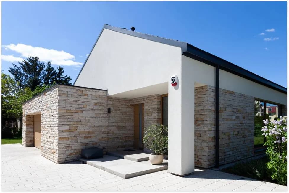 Ile naprawdę kosztuje budowa domu 140m²? Sprawdź, jak uniknąć ukrytych kosztów!