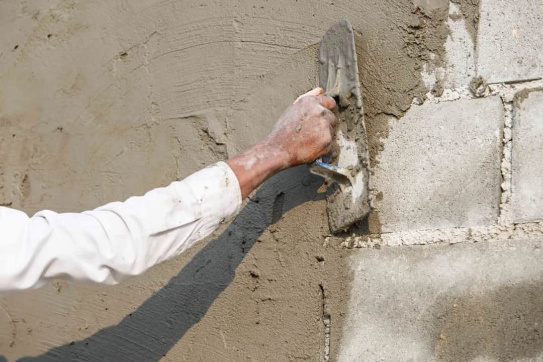 Jak wykonać tynk nakrapiany - krok po kroku do perfekcyjnego efektu