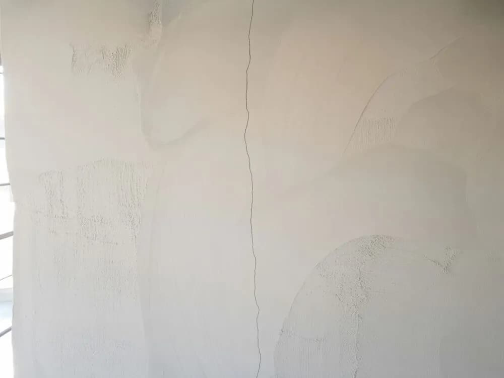 Jaką gładź na tynk gipsowy wybrać, by uniknąć błędów?