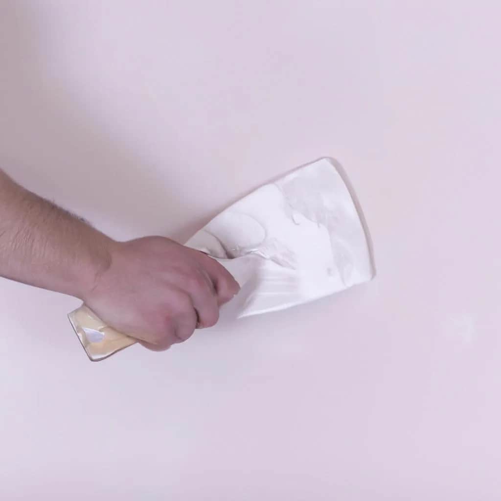 Ile naprawdę kosztuje nałożenie tynku akrylowego i jak uniknąć ukrytych opłat