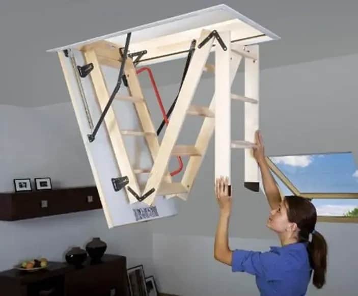 Kiedy najlepiej montować schody strychowe? Uniknij błędów i zaoszczędź czas!