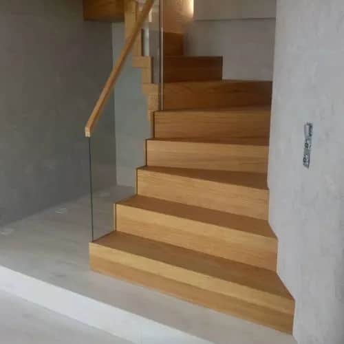 Jak prawidłowo montować schody dywanowe – uniknij błędów i zrób to sam!